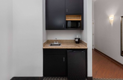 Cedar Park Hotel | La Quinta Inn & Suites by Wyndham Austin - Cedar Park
