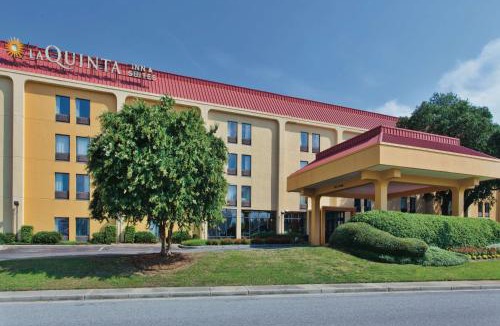 Charleston Hotel | La Quinta Inn & Suites by Wyndham Charleston Riverview
