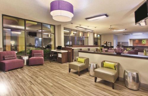 Charleston Hotel | La Quinta Inn & Suites by Wyndham Charleston Riverview