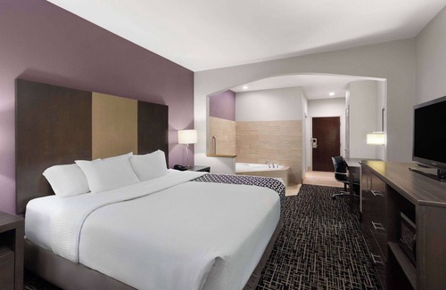 Snellville Hotel | La Quinta Inn & Suites by Wyndham Snellville-Stone Mountain