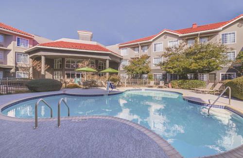 North Burnet Hotel | La Quinta Inn & Suites by Wyndham Austin Near The Domain