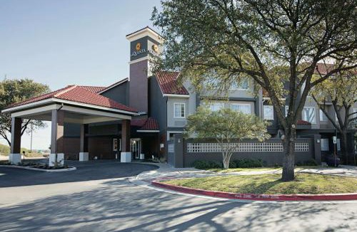North Burnet Hotel | La Quinta Inn & Suites by Wyndham Austin Near The Domain