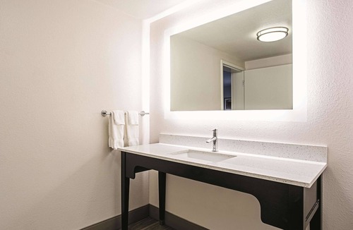 Rosedale Hotel | La Quinta Inn & Suites by Wyndham Baltimore N/White Marsh