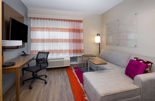 Perry Hotel | La Quinta Inn & Suites by Wyndham Perry