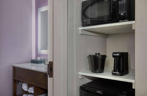 Perry Hotel | La Quinta Inn & Suites by Wyndham Perry