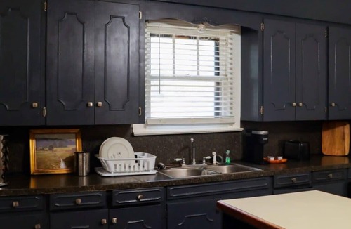 Freetown - Port Rico House | Lafayette Getaway - Private Room in a Shared House