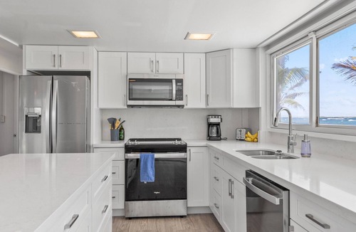 Laie Cottage | Laie Cottage by the Sea Waterfront/On the Beach - Eco Friendly Sustainable Home