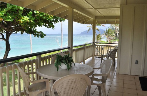 Laie House | Laie Palms/Oahu - Beachfront 3BR/2BA + Studio/1 BA Home