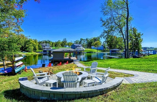 Mineral House | Lake Anna Lakefront | Hot Tub, Boat Dock, Beach