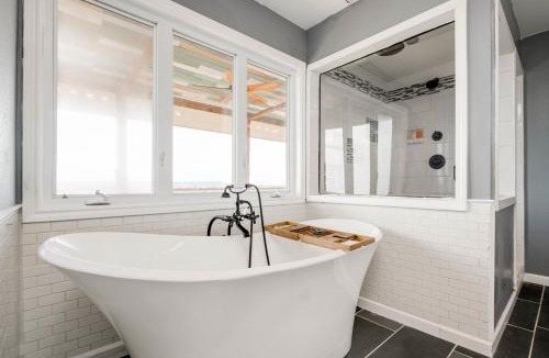 Buchanan Dam House | Lake Beach Access & Views, 5kings!