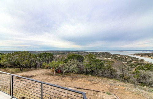 Burnet House | Lake Buchanan Retreat w/Hot-Tub
