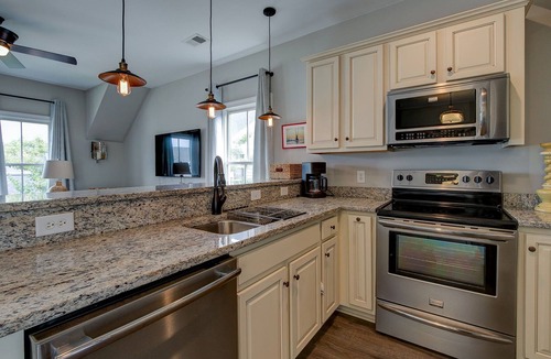 Lake Carolina Cottage | Lake Carolina Coach Cottage/Amazing stay/Columbia,S.C.
