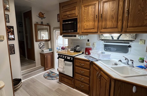 Georgetown House | Lake Eufaula Fishing Escape-Cozy RV Cottage. Relax poolside; beautiful sunsets.