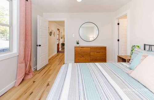 Kathleen House | Lake Front Cottage | Family Friendly | Spacious