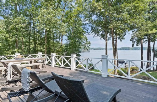 Buckhead House | Lake front home on Lake Oconee with private dock, hot tub and firepit