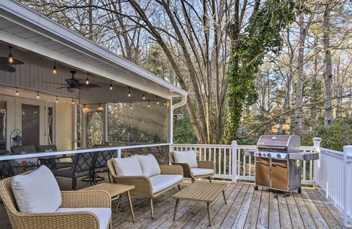 Littleton House | Lake Gaston Waterfront Getaway w/ Dock & Games!