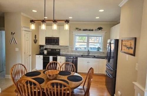 Macon House | Lake Gaston Waterfront-FirePit, Dock, Sundeck, Kayaks, SUP, PingPong,Has it ALL!