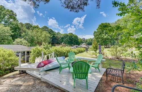 Henrico House | Lake Gaston Waterfront w Private Dock & Kayaks