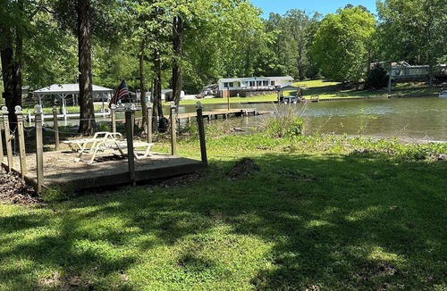 Waterloo House | Lake Greenwood Waterfront RVnSleeps 3-4