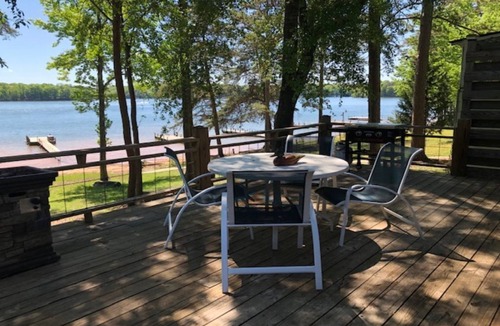 Fair Play House | Lake Hartwell Covered Dock & Sunset Beach 3BD, 1BA