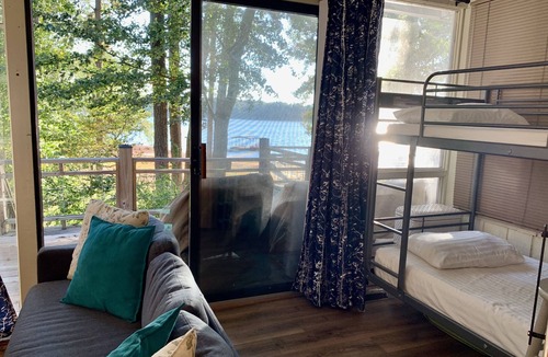 Fair Play House | Lake Hartwell Covered Dock & Sunset Beach 3BD, 1BA
