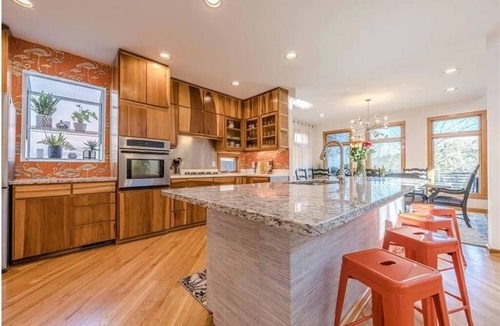 Flowery Branch House | Lake Lanier Waterfront Retreat – Private Dock, Kayaks & Fire Pit – Sleeps 9