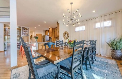 Flowery Branch House | Lake Lanier Waterfront Retreat – Private Dock, Kayaks & Fire Pit – Sleeps 9