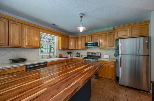 Lake Lure House | Lake Lure-Rumbling Bald-Large Family Friendly-No Steps 1st floor-Games/Playroom