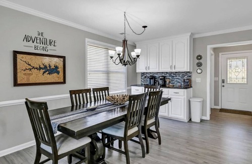 Chapin House | Lake Murray Group Getaway | Sleeps 10 | Kayaks