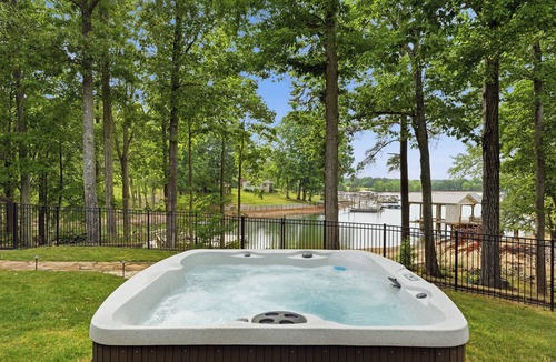 Denver House | Lake Norman Estate Hot Tub + Fire Pit + Movie Theater | Lion Manor