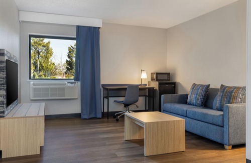 Cornelius Hotel | Lake Norman Inn and Suites