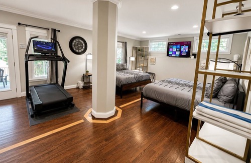 Mooresville Resort | Lake Norman, Pool, Golf Simulator, Sauna, Hot tub, Pickleball/Basketball, EV Chg