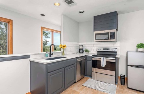 Dripping Springs House | Lake Park House: Luxury Retreat Sleeps 23 w/Pool