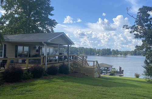 Milledgeville House | Lake Sinclair retreat with Boat Dock, Waterslide and BIG Views!