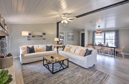 Enchanted Oaks House | Lake View & Decks: Pet-Friendly Mabank Home