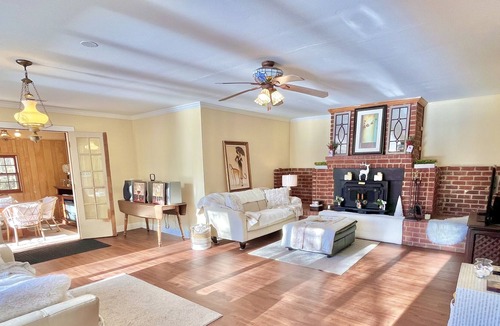 Wake Forest House | ⭐️Lake View Retreat⭐️ - Water Front Home at the Holliday Homestead