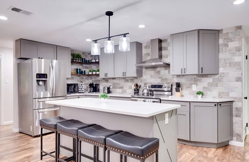 Livingston House | Lakefront Retreat: Hot Tub, EV Charger, Gazebo, Dock & Outdoor Chimney!
