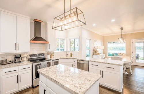 Morgans Point Resort House | Lakefront 4BR Pool Hot Tub