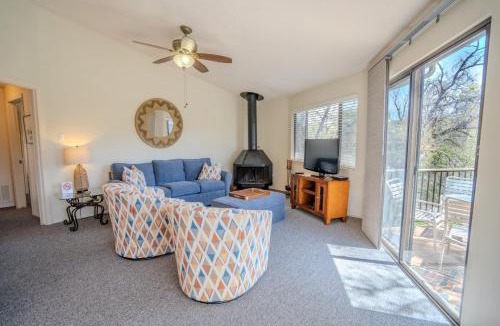 Lakeway House | Lakefront Bungalow - Community PoolHot Tub #11