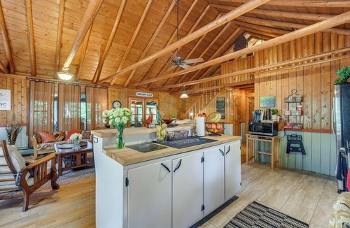 Chesapeake Ranch Estates-Drum Point Cottage | Lakefront Cabin Near Solomons Island w/Hot Tub
