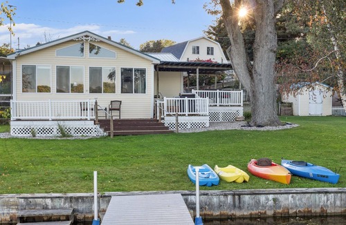 Vestaburg Cottage | Lakefront Chook Nook Cottage Dickerson Lake