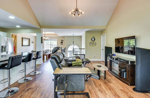Murrayville House | Lakefront Escape w/Dock & Fire Pit: Sleeps 12