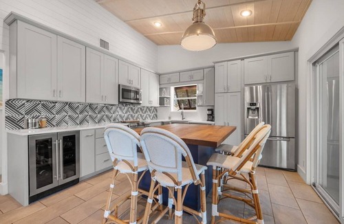 Spicewood House | Lakefront Estate: 2 Homes in 1 | Private Dock