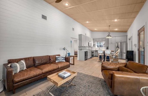 Spicewood House | Lakefront Estate: 2 Homes in 1 | Private Dock