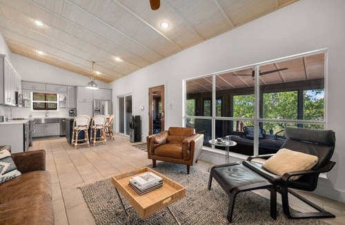 Spicewood House | Lakefront Estate: 2 Homes in 1 | Private Dock