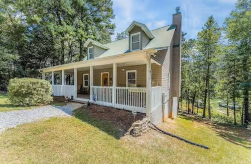 Reed Creek House | Lakefront Hartwell Home with Private Dock + Sleeps 15