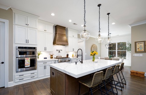 Mayhew House | Lakefront, Heated Pool, Outdoor Kitchen, Gym, Sauna, Gaming Area and more