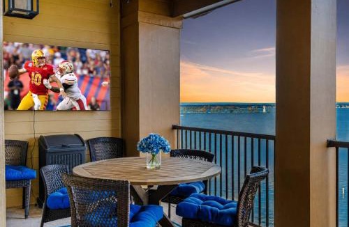 Horseshoe Bay House | Lakefront Horseshoe Bay Resort Shared Pool Dock