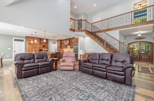 Henrico House | Lakefront: Hot tub, Dock, Firepit, Kayaks, Grill, Sleeps 13