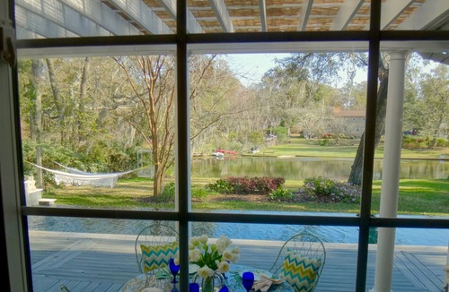 Charleston House | Lakefront Jewel: Infinity Pool, Minutes to Downtown, Beach, Golf & Boat launch